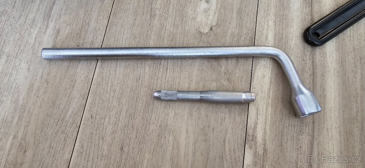 Hever s nářadím Mercedes-Benz 2023 - 8