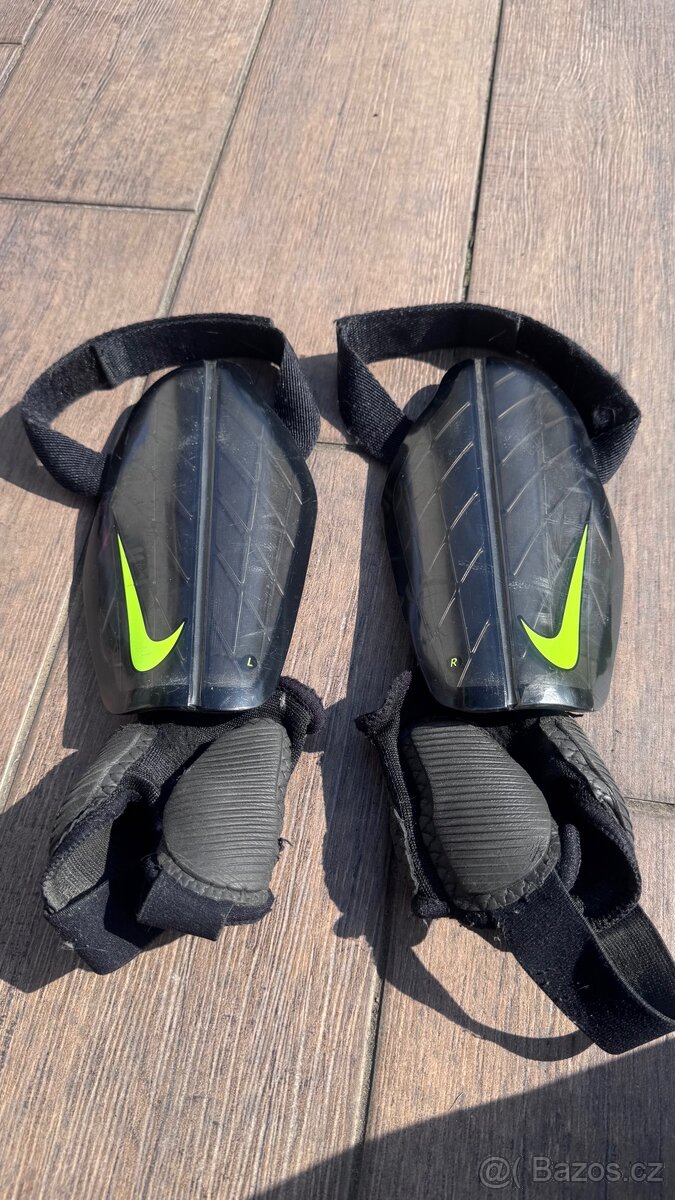 kopačky Puma FUTURE (vel.EUR 41) + chrániče NIKE - 8