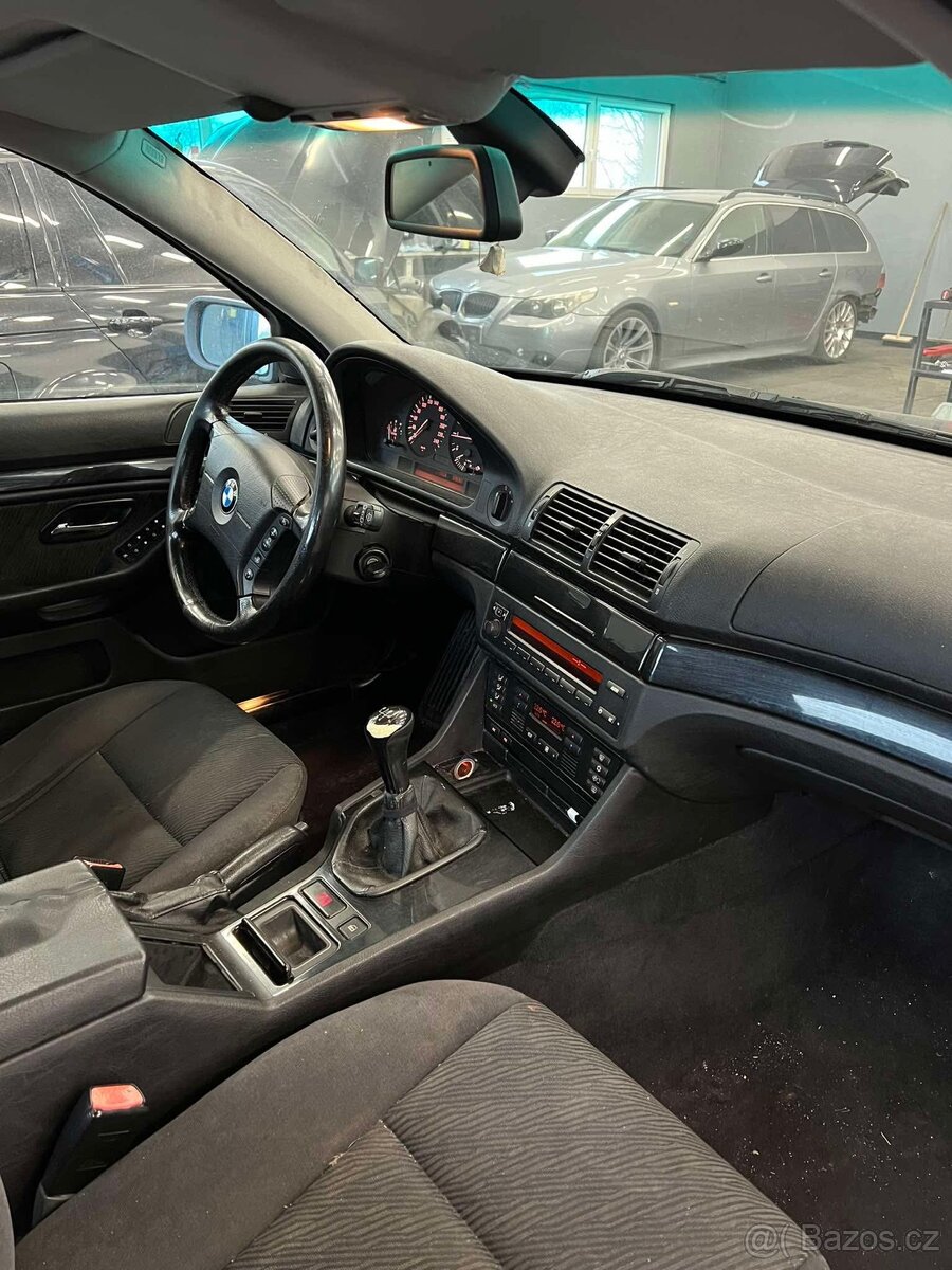 Komplet na náhradní díly-BMW E39 520D cosmosschwarz - 8