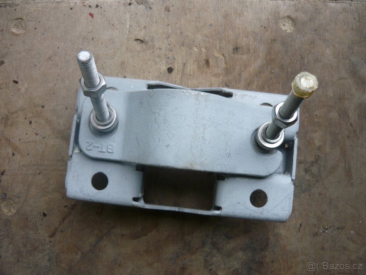 Pozinkovaný nástěnný otočný držák. - 8