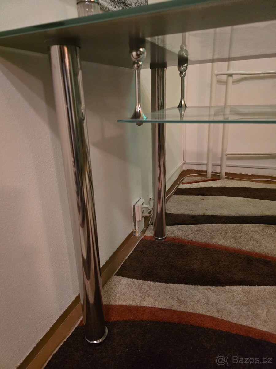 Prodam jídelní stůl - 8