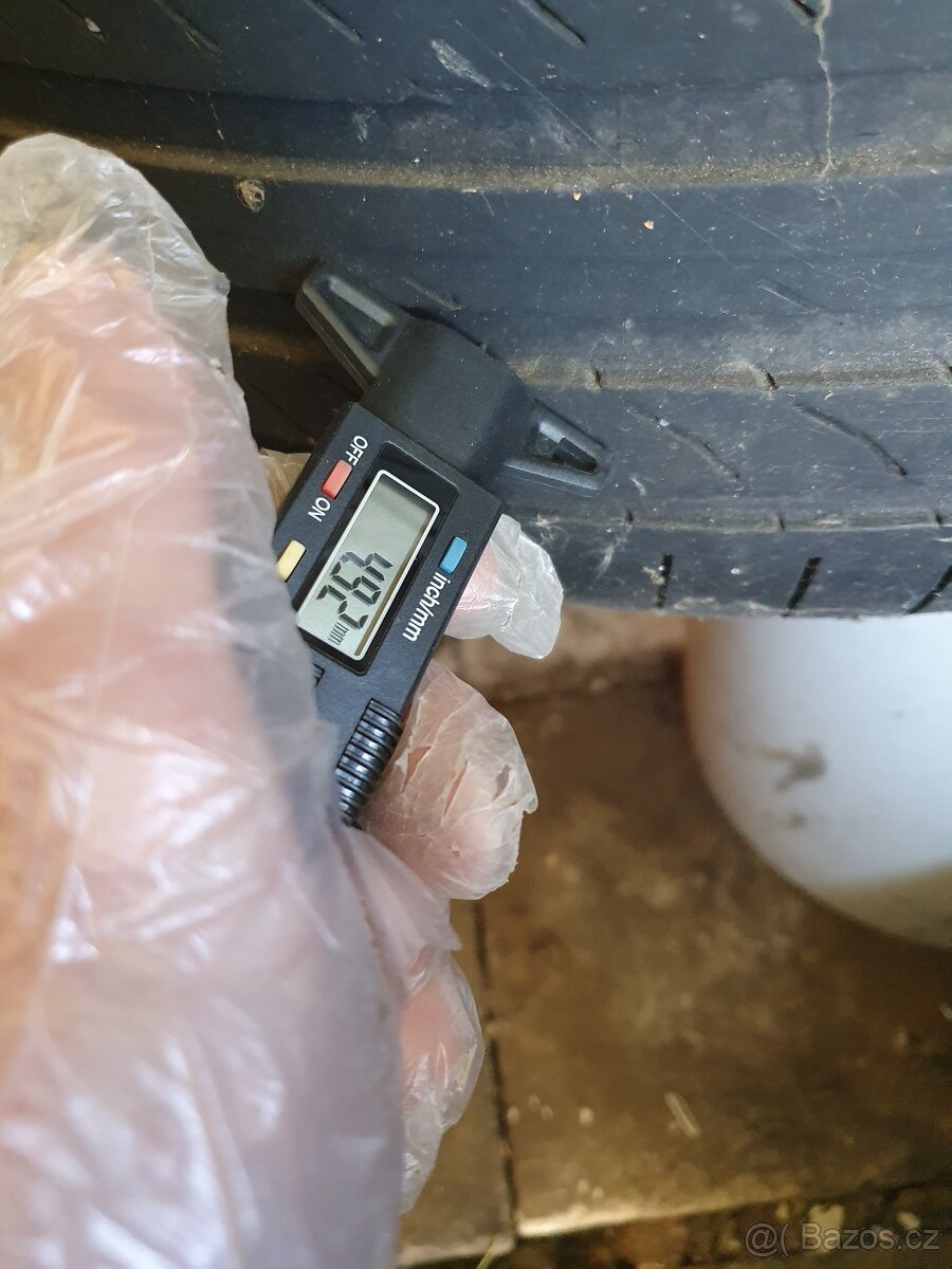 pneu 23545r17 continental - 8
