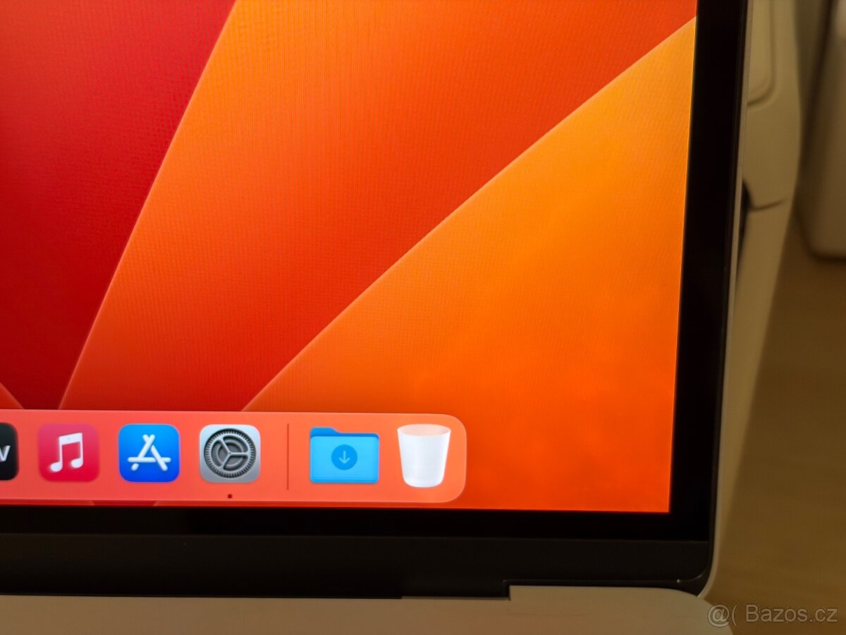 MacBook Pro 15“ 2017 2.8Ghz i7 Silver, Krásný stav - 8