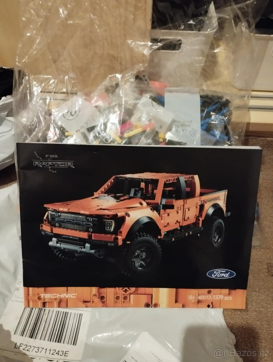 NOVÁ velká stavebnice Ford Raptor auto 1379 dílků delka 42cm - 8