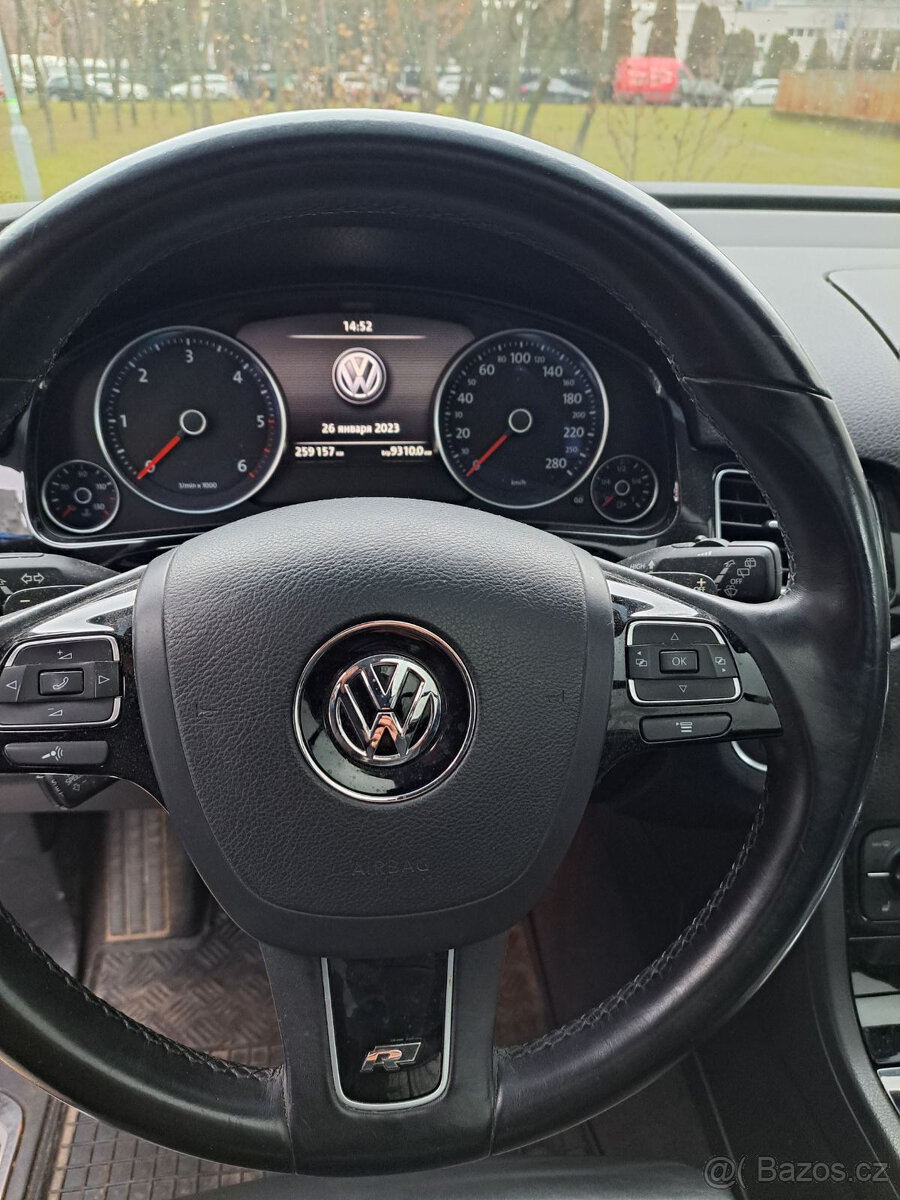 VW Tuareg R line 3,0 TDI r.v.2013 - 8
