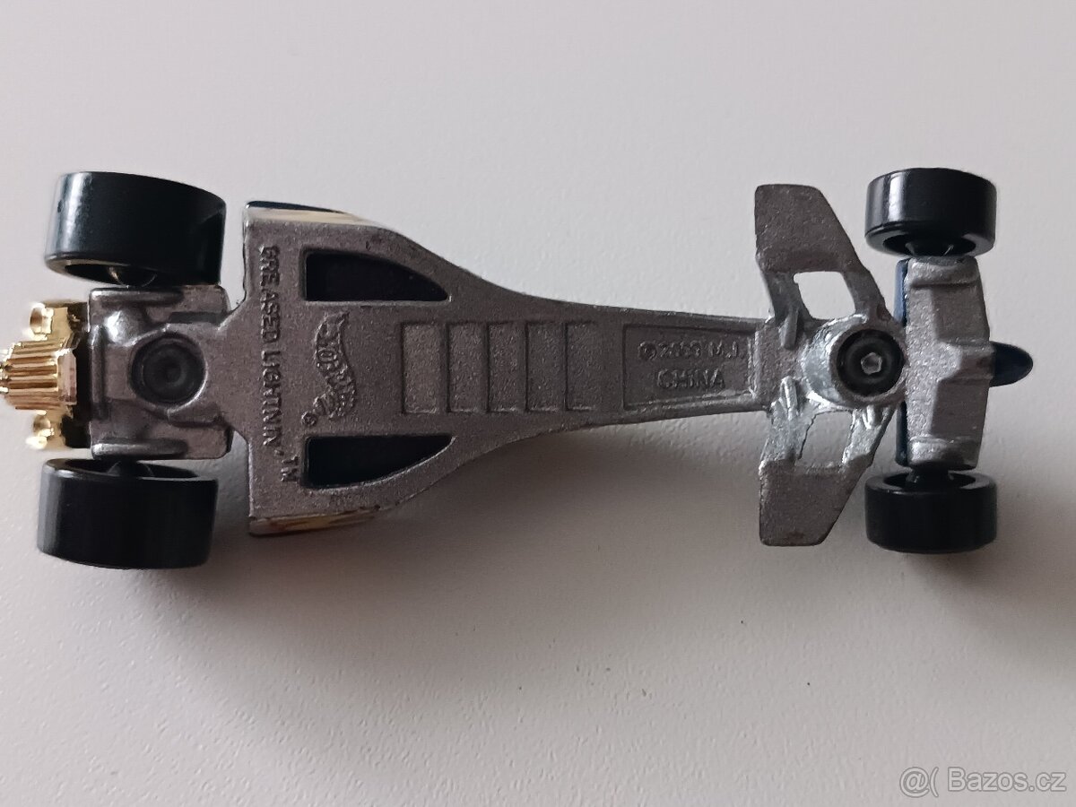 HOT WHEELS - 8
