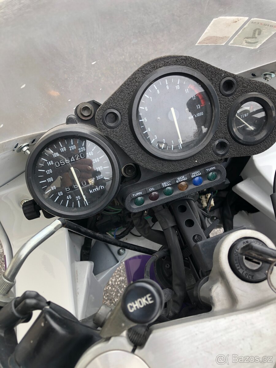 Honda CBR 900 RR, model SC28 - 8