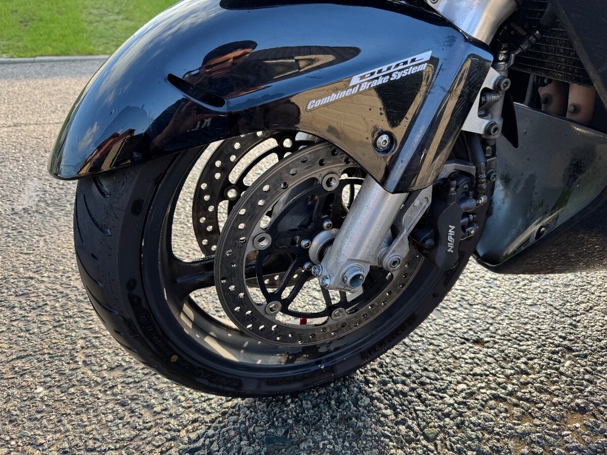 CBR1100 Blackbird - 8