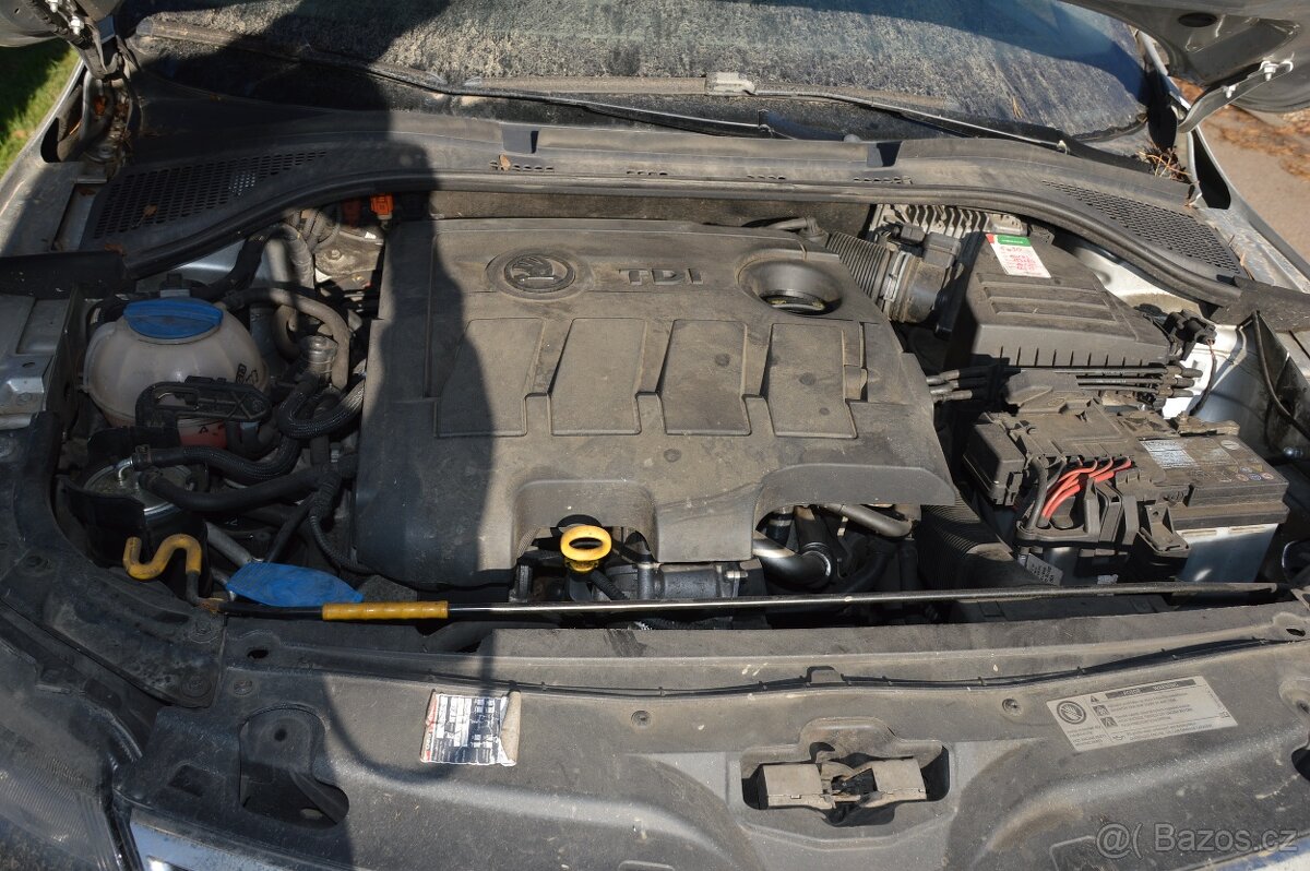 Škoda Rapid 1.6TDI 77kW klima park výhřev ALU - 8