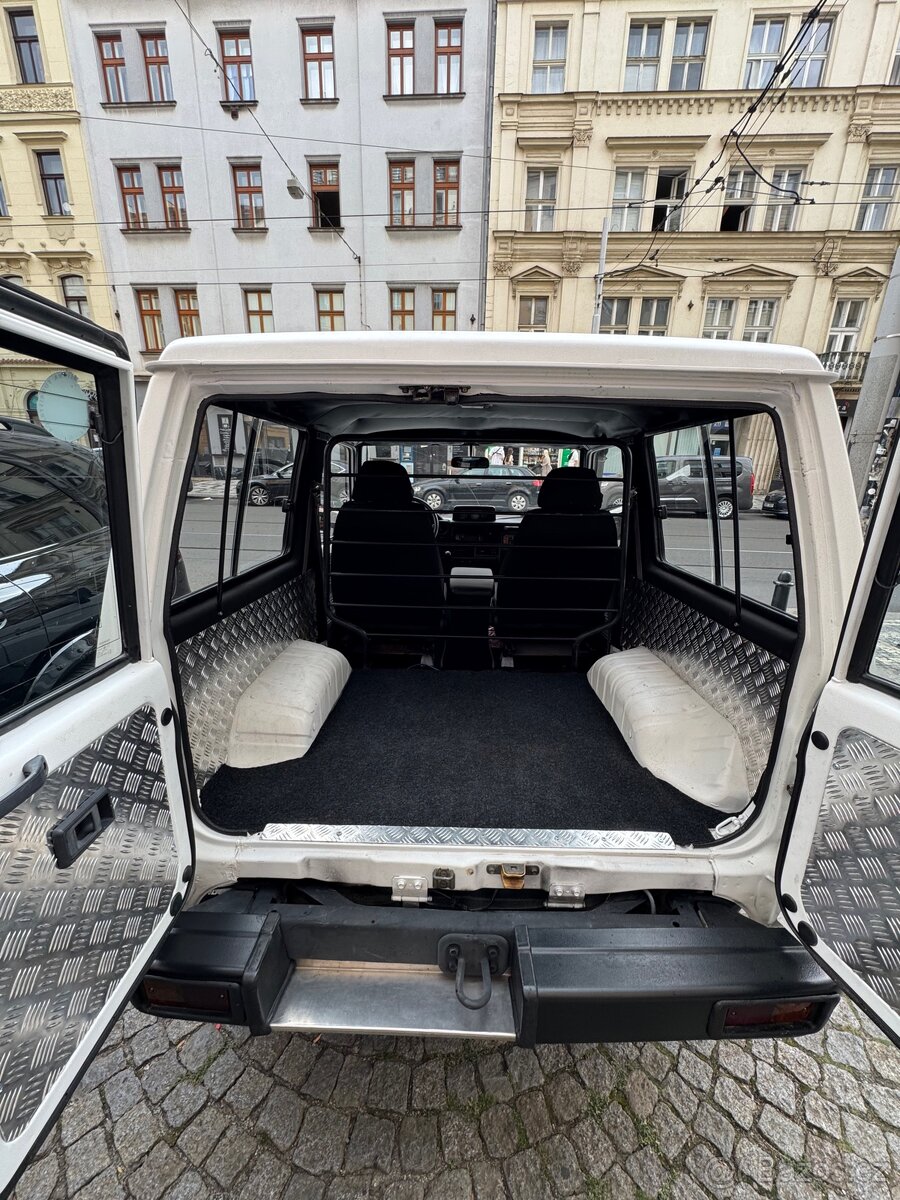 Toyota Land Cruiser LJ70 - 8