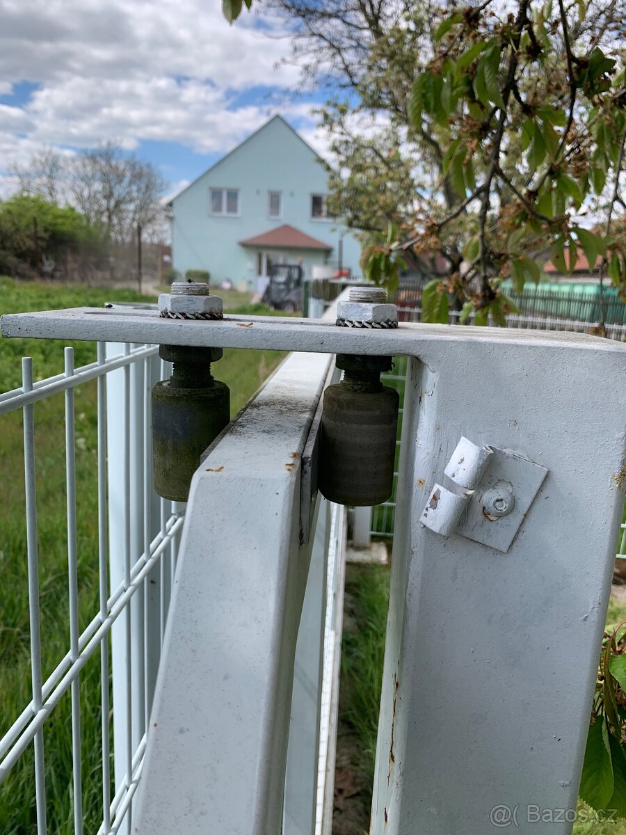 Samonosná pojezdová brána super kvalitní - 8