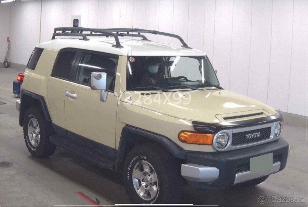 4x Toyota FJ Cruiser - 8
