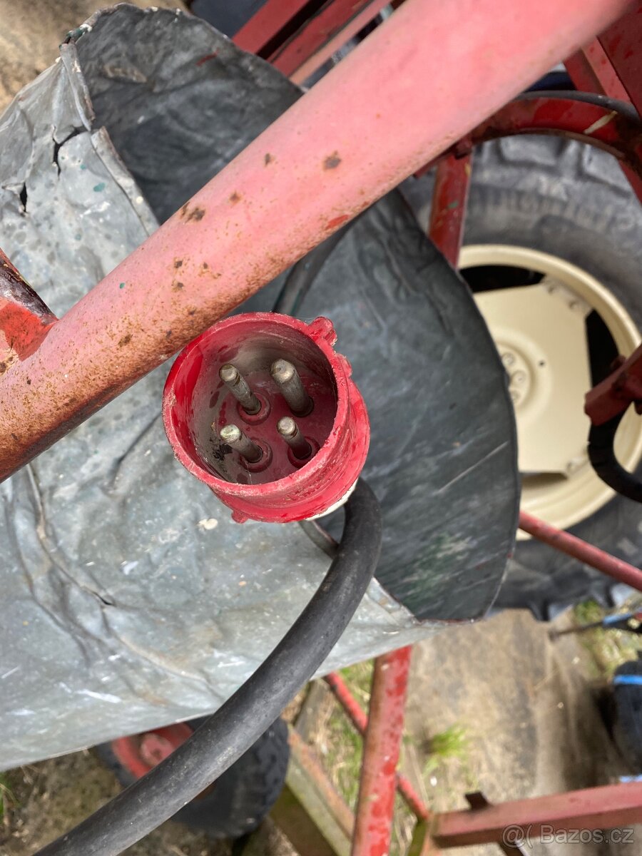 Pracovní plošina Stros - 8