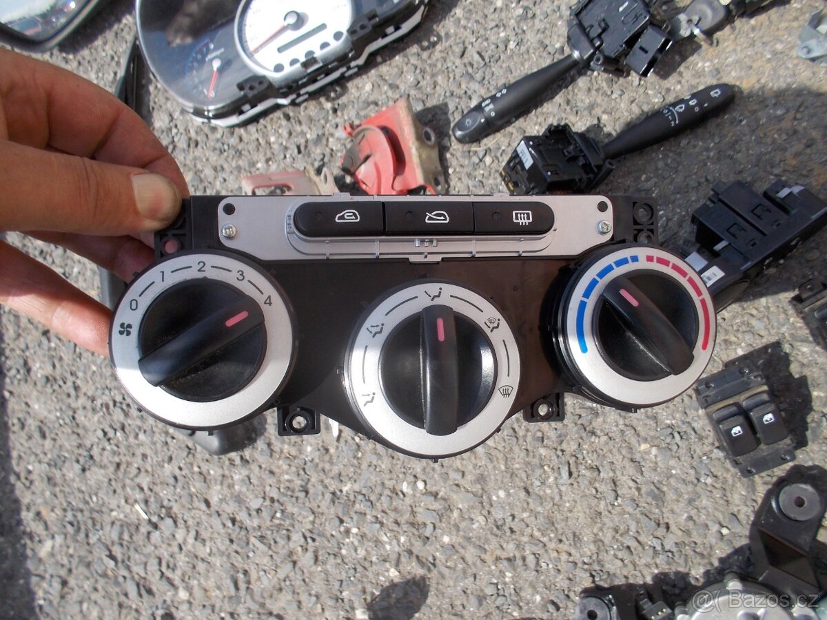 Díly interiéru Hyundai I10 model 10/2007-2013 - 8