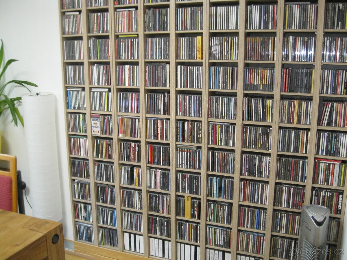 regál na CD/DVD - 8