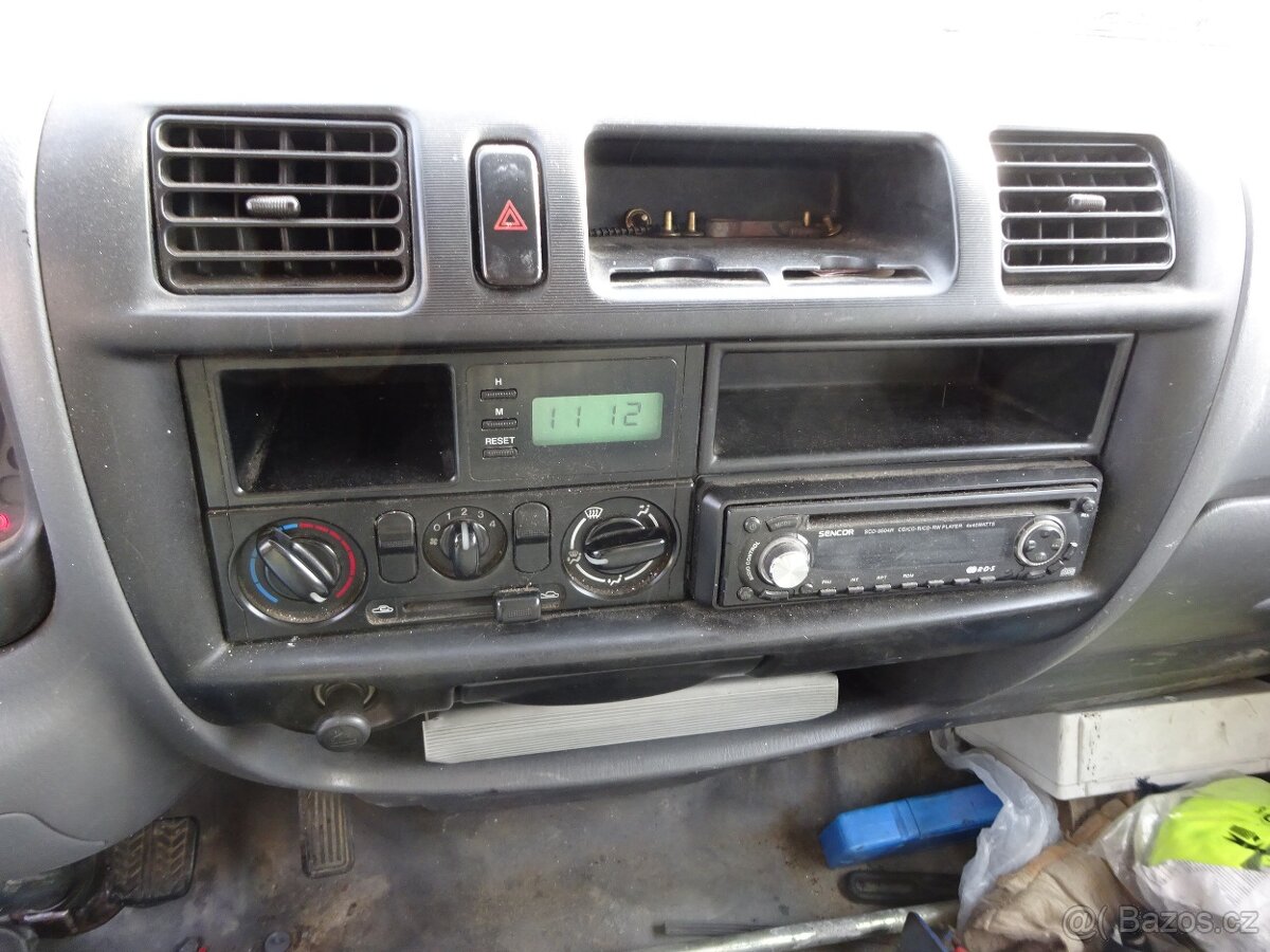 Mazda E SD1 C32 Valník r.v.2000 1.Majitel (DPH) 52 kw - 8