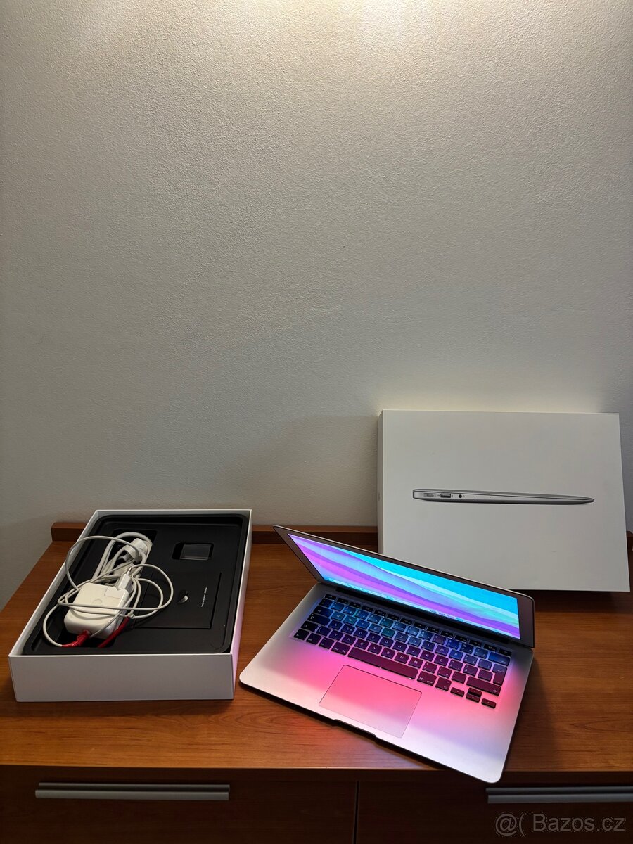 MacBook Air 13” (Mid 2013) – i5, 4GB RAM, 128GB SSD - 8