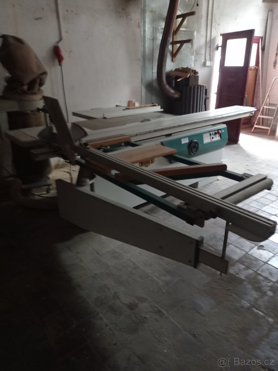 FORMÁTOVACÍ PILA S ODSÁVÁNÍM - 8