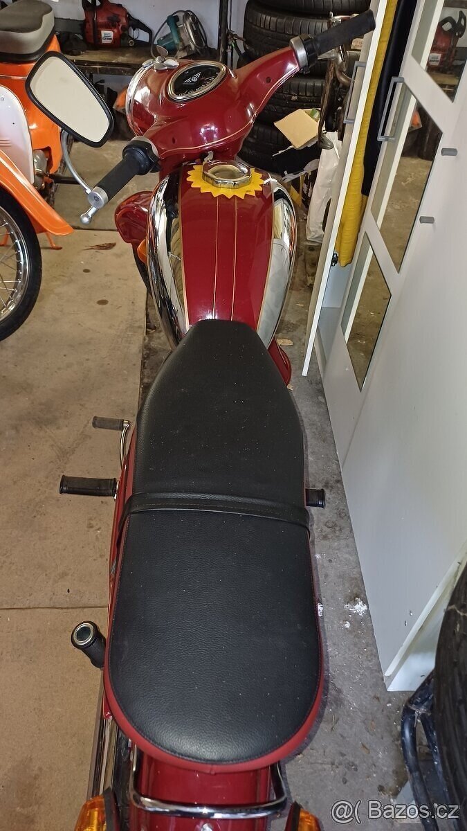 PRODÁM DĚDOVOU SBÍRKU MOTOREK - 8