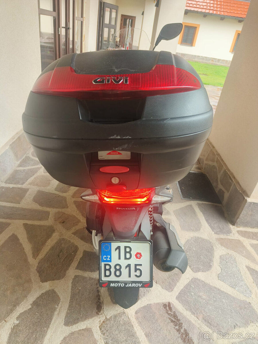 Honda PCX 150 r.v.2016, najeto pouze 15tis. km - 8