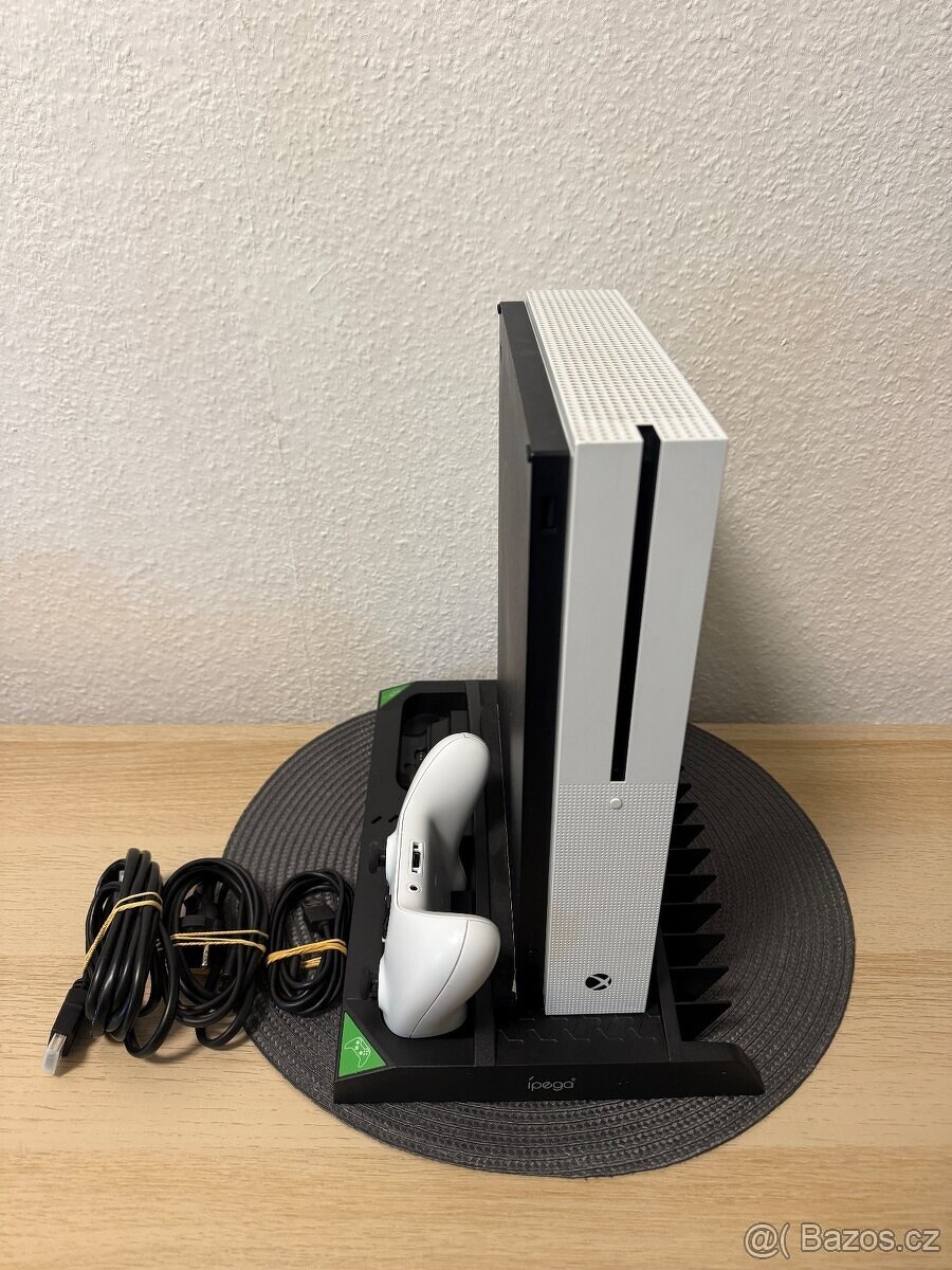XBOX ONE S 2 TB V TOP STAVU - 8