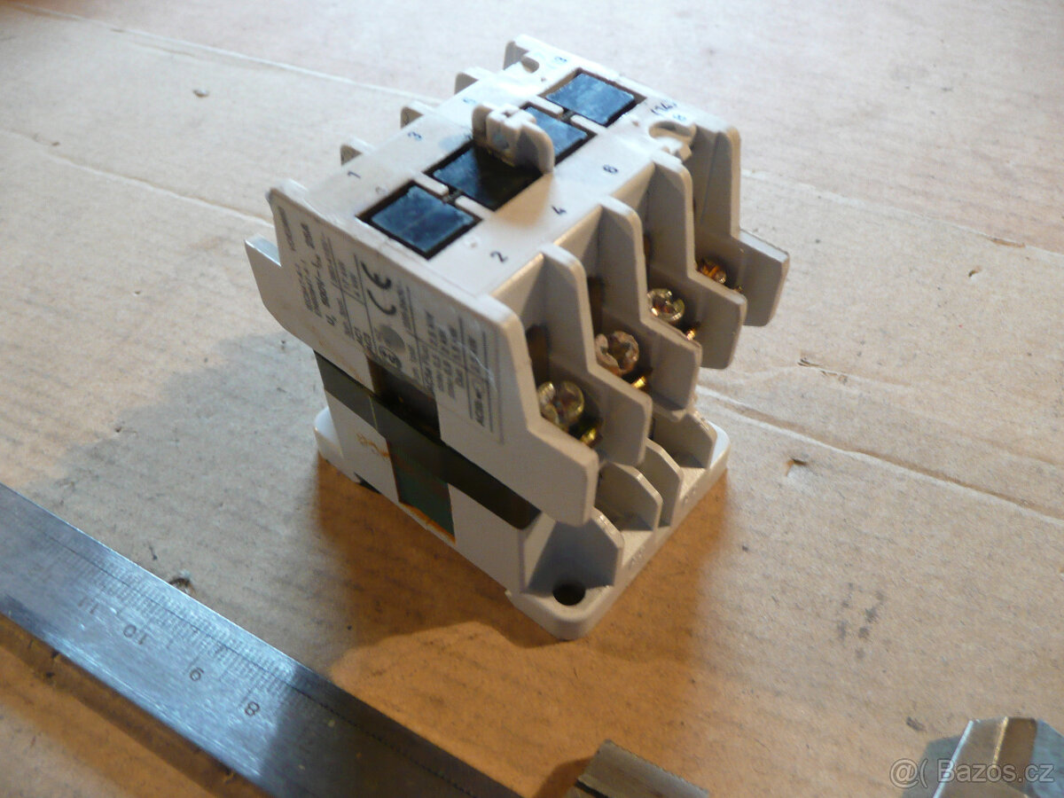 Různé stykače - 8