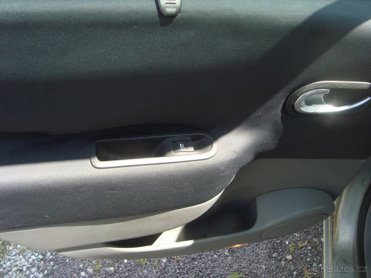 Renault Megane Scenic 1,6 - 8