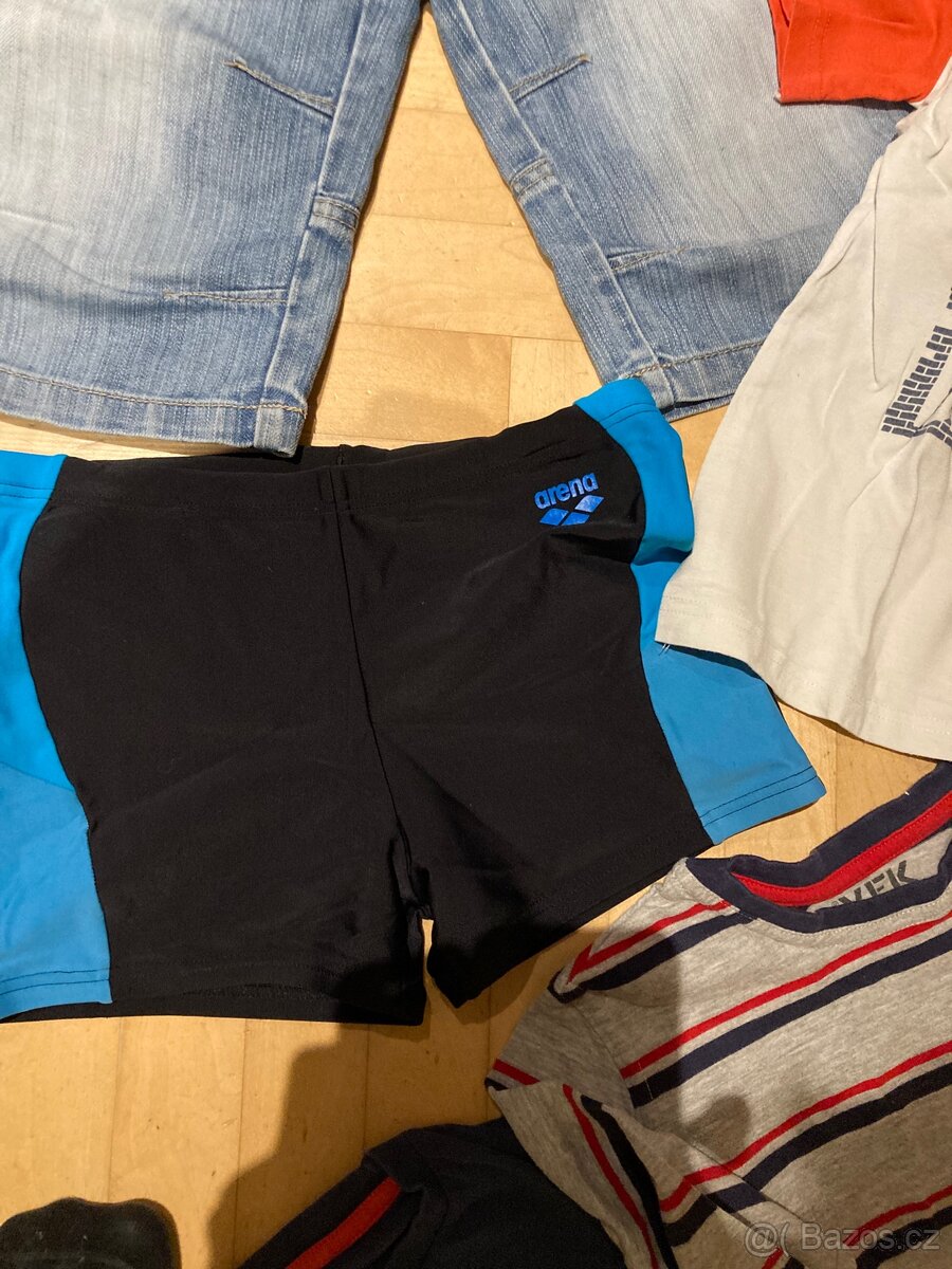 Balík věcí kluk 122,128 - 8