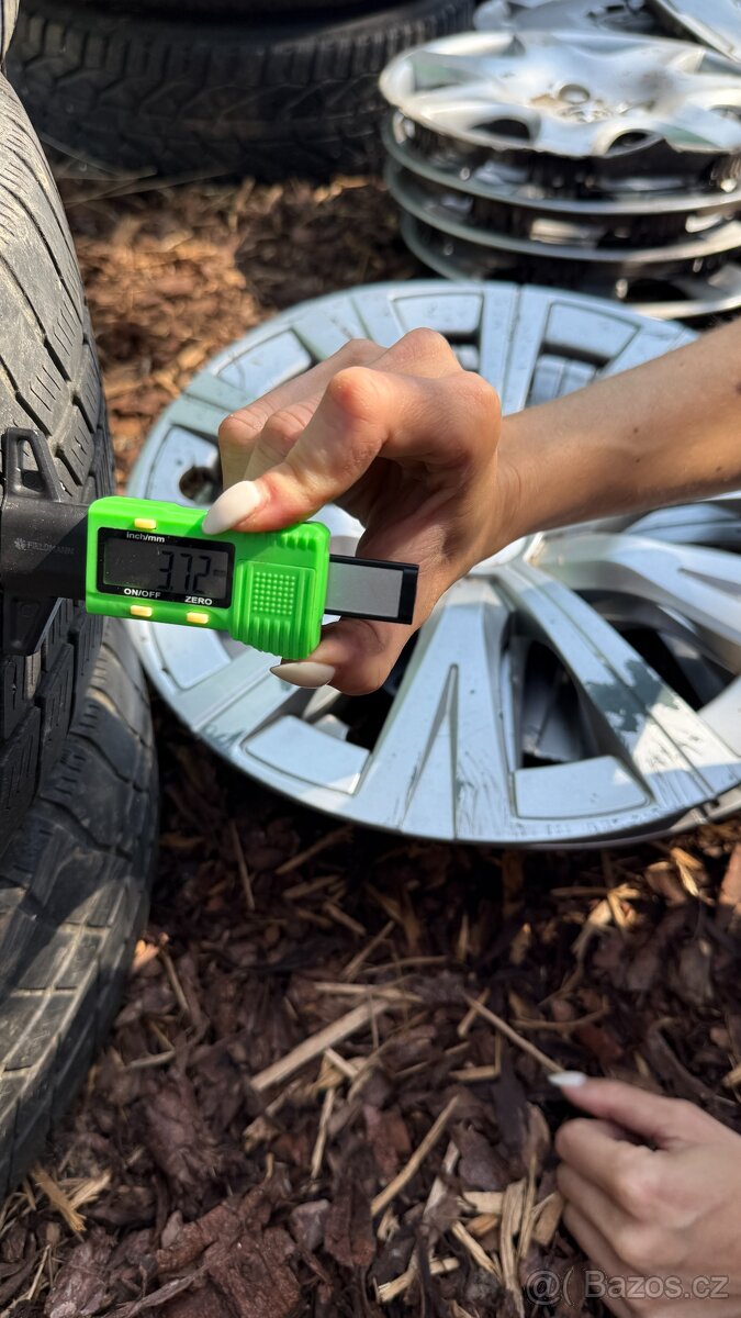 12 – 5x100 185/60 R15 Barum DOT 2716 zimní - 8