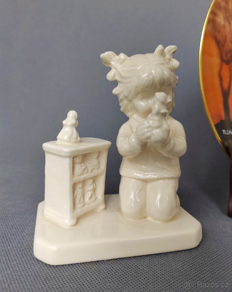Nádherná sestává figurek a talíře od M.J. Hummel a Goebel - 8