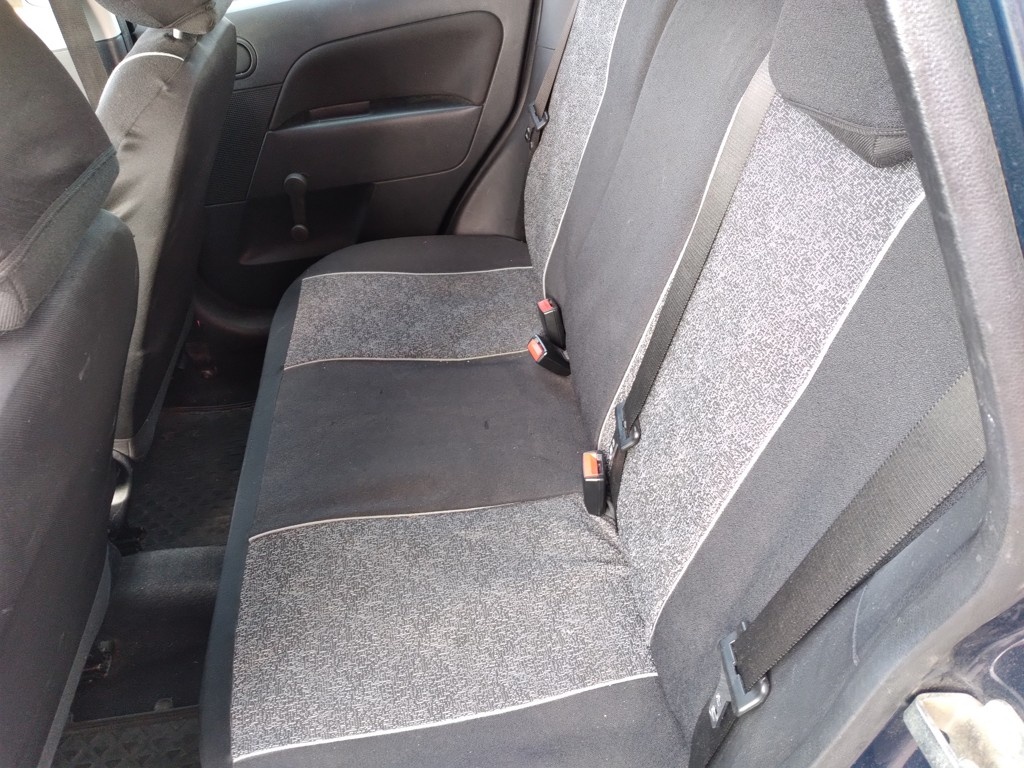 FORD FIESTA 1.3 8V AMBIENTE ČR,2.MAJITEL,AC - 8