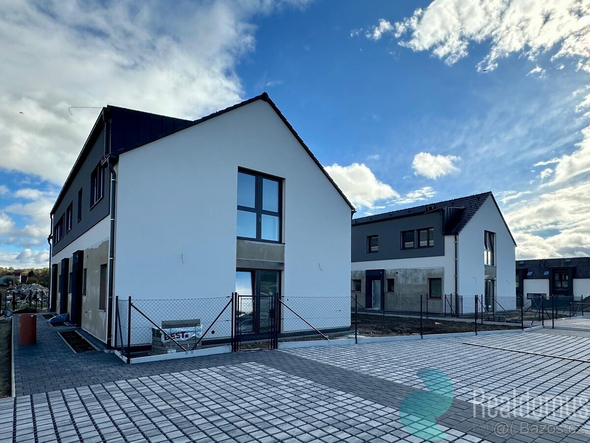 Prodej, byt 4+kk, 99m2, balkón, parkování, zahradní domek, V - 8