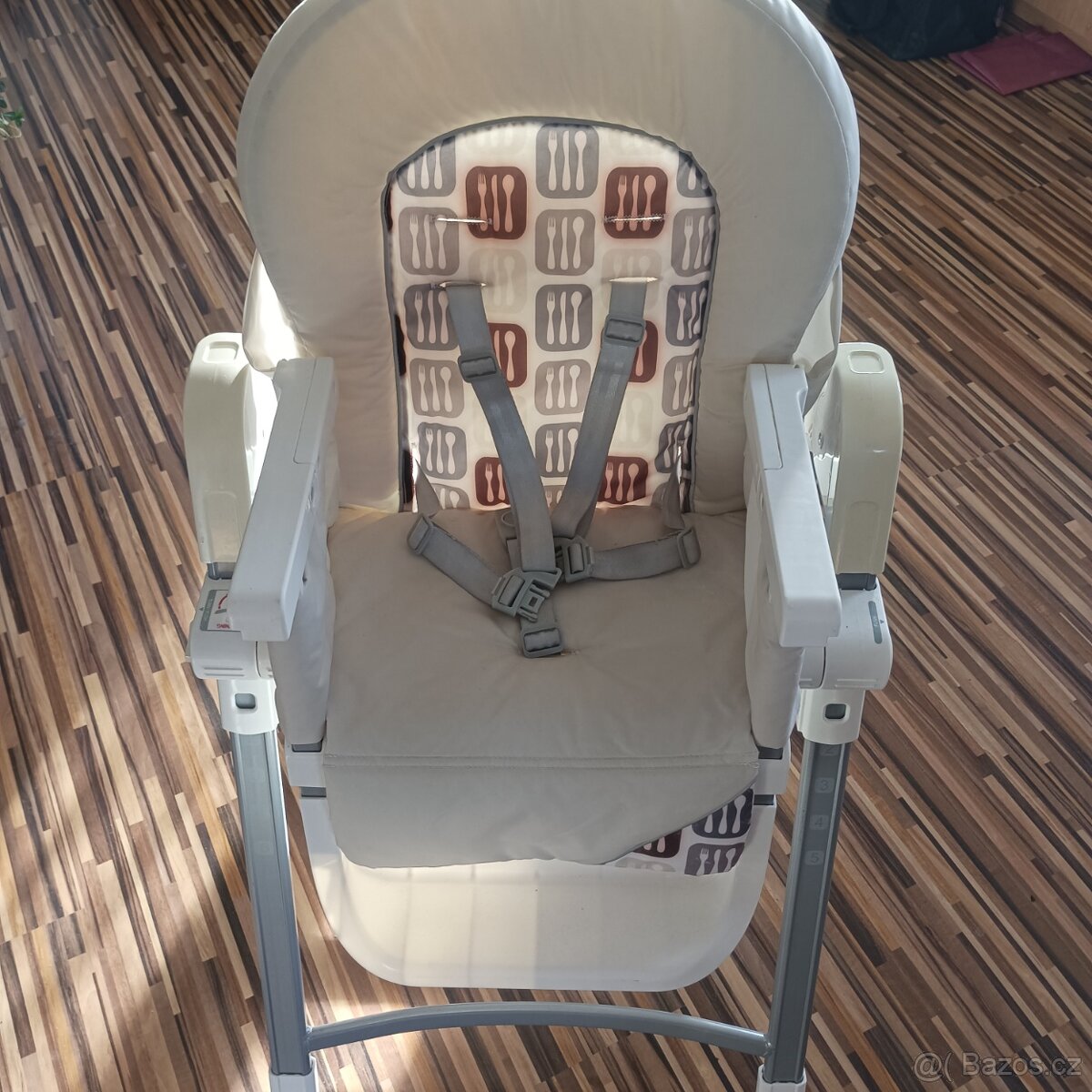 Dětská jídelní židlička - 8