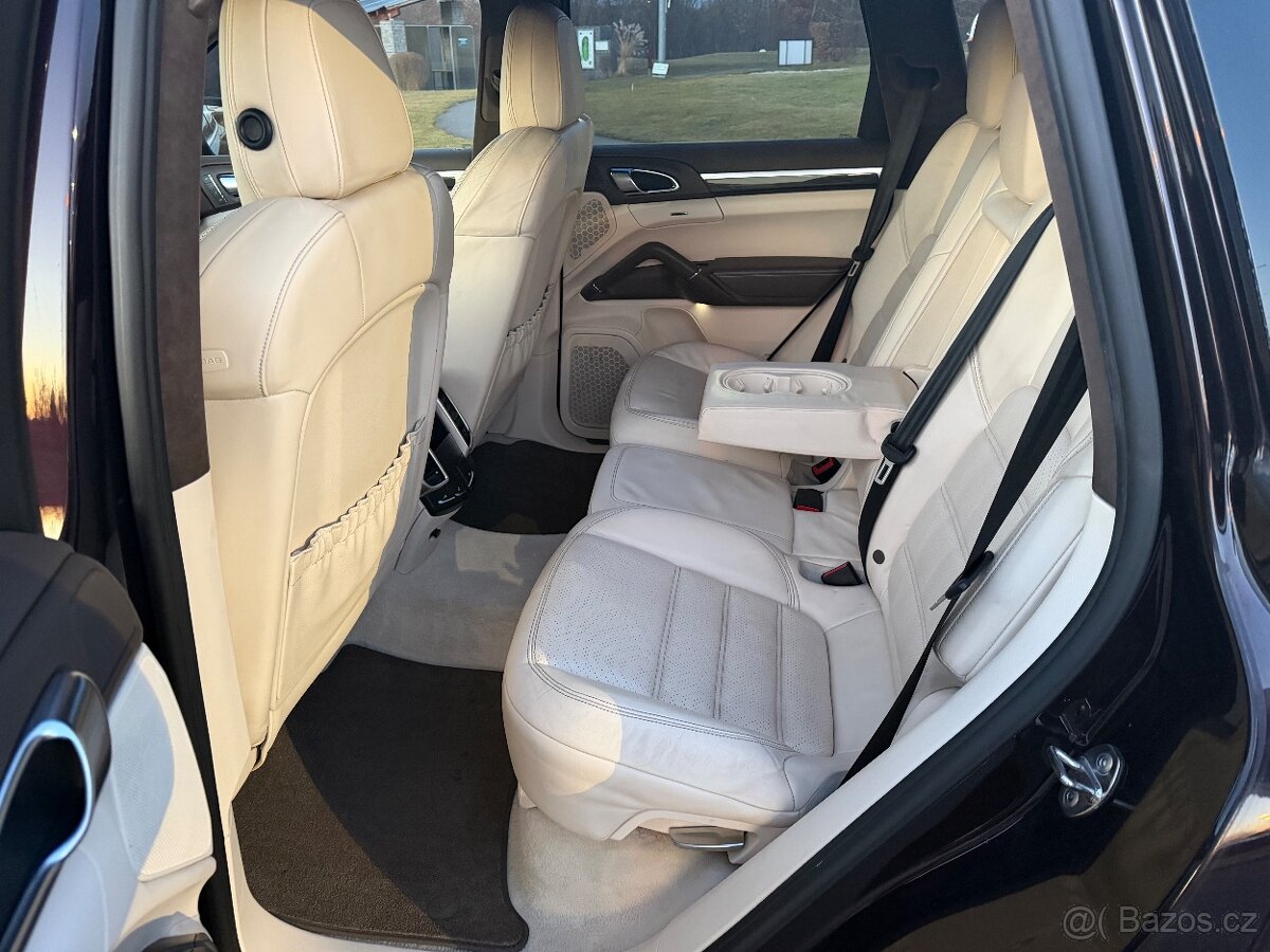 Porsche Cayenne Turbo 4.8 V8 Biturbo | 368 kW - 8