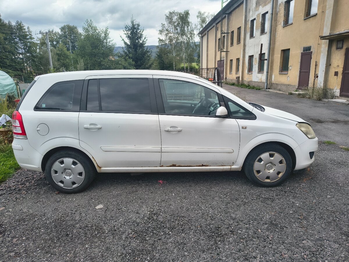Opel Zafira - 8