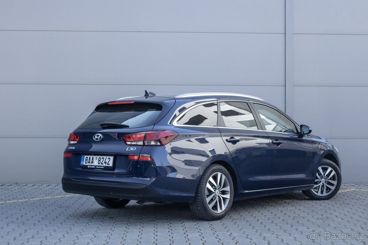 Hyundai i30 nájezd 31 600 km - 8