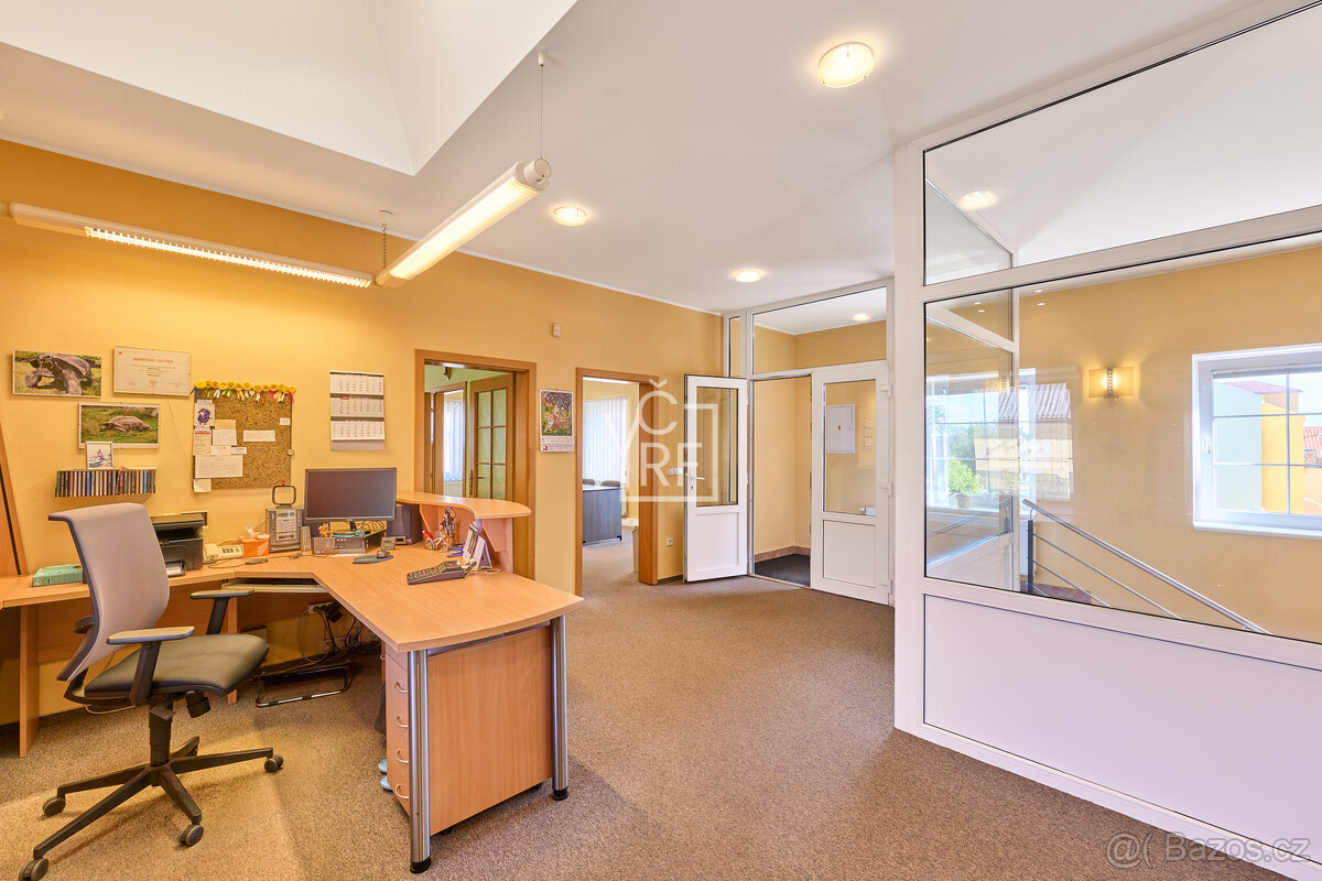 Prodej rodinného domu na Pražské třídě v Hradci Králové - Ku - 8