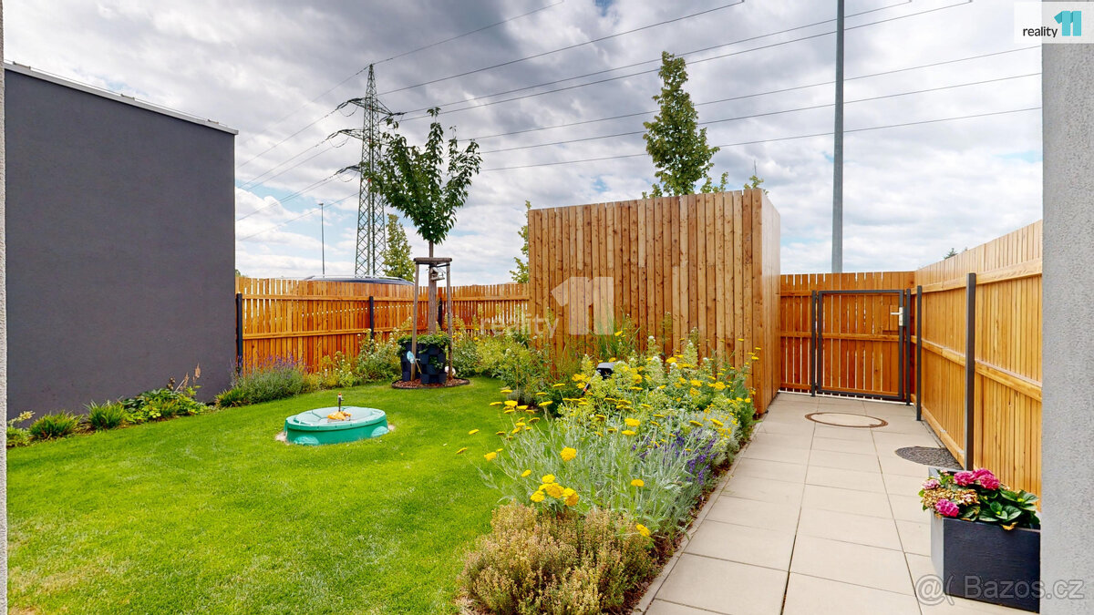 PRONÁJEM řadový rodinný dům 5+kk, 136m2, ulice Manželů Dostá - 8