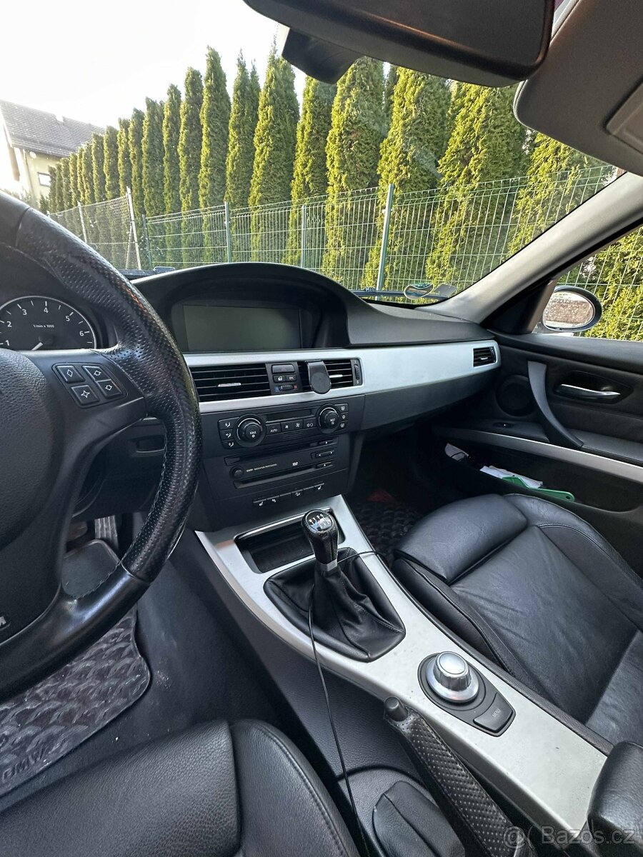 Predám BMW E90 330xDrive 4x4 190kw/258koní - 8