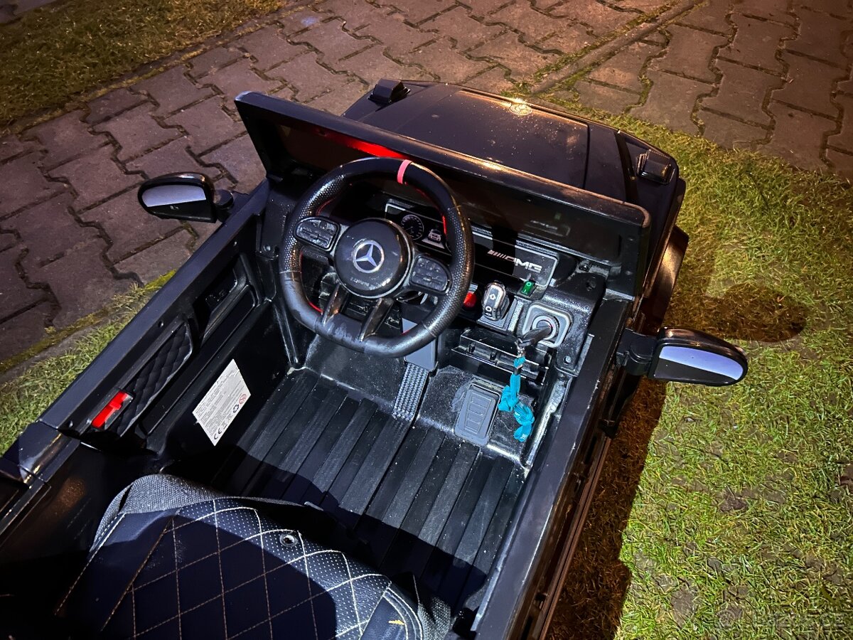 Dětské autíčko Mercedes G63 4x4 - 8