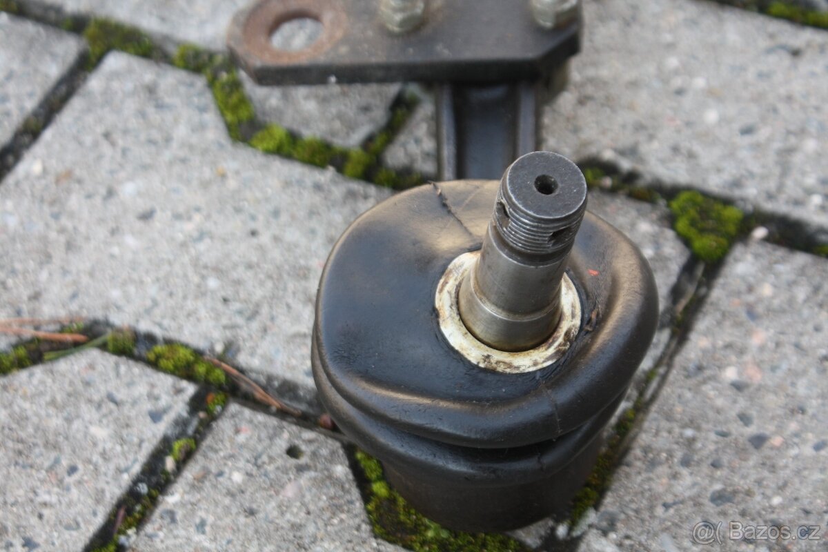 Tatra 603 - kliková ramena + přední tlumiče - 8