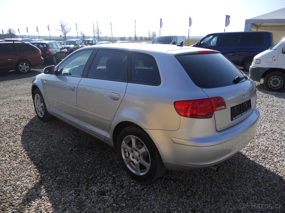 Audi A3 1.6i 75Kw Sportback - 8