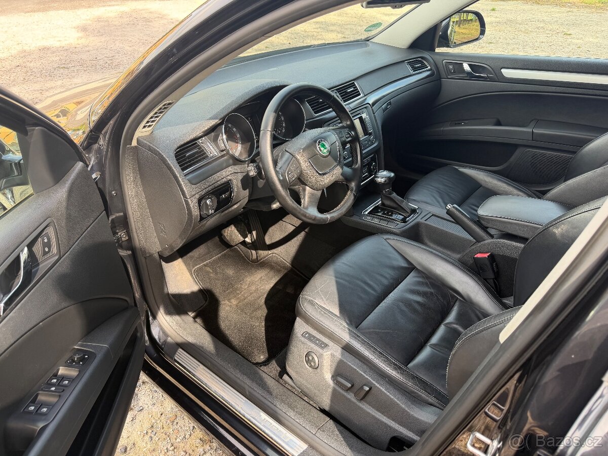 ŠKODA SUPERB II 2.0 TDI DSG COMBI ELEGANCE 2011 - 8