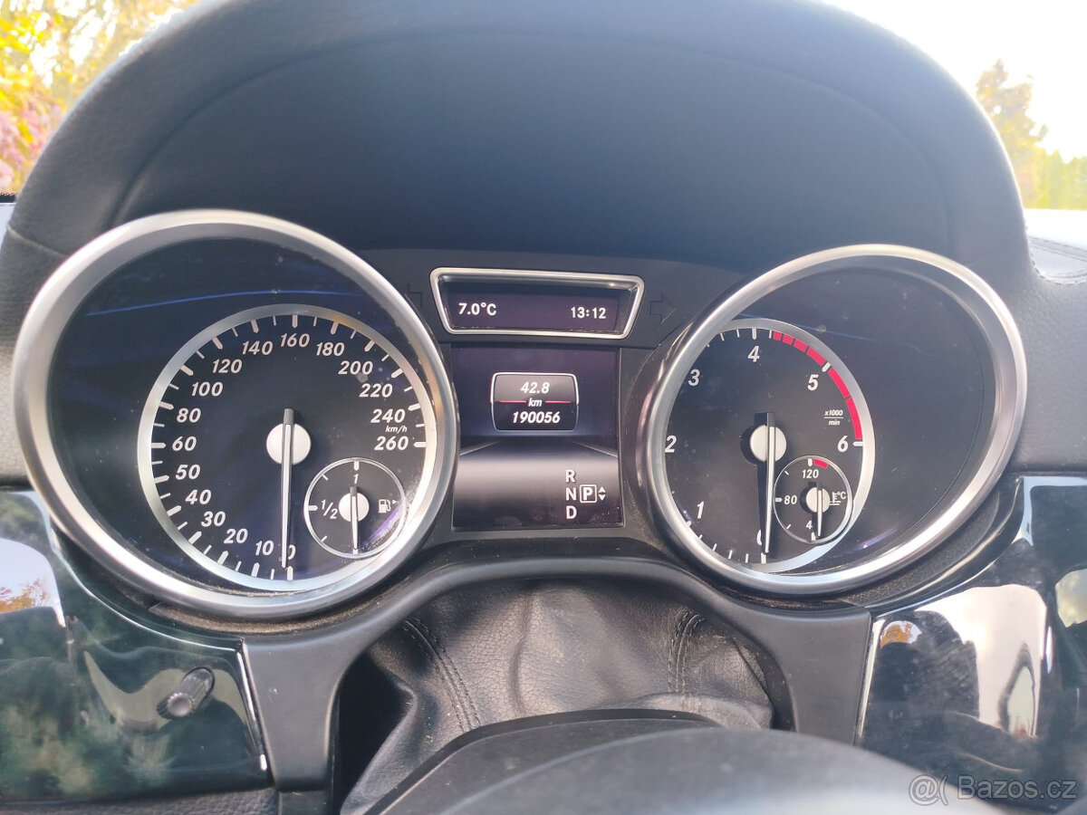 Mercedes-Benz ML 350 CDI AMG V6 4MATIC (2014) – Luxusní SUV - 8