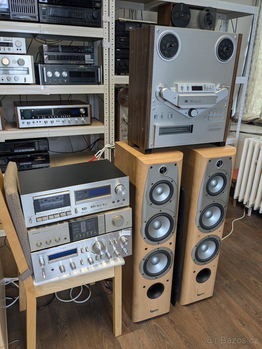 Technics, Pioneer, Sony, Denon, Akai............... - 8