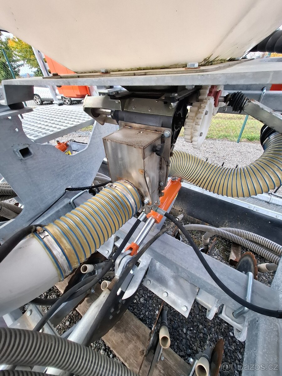 Secí stroj pro přísev TTP - 8