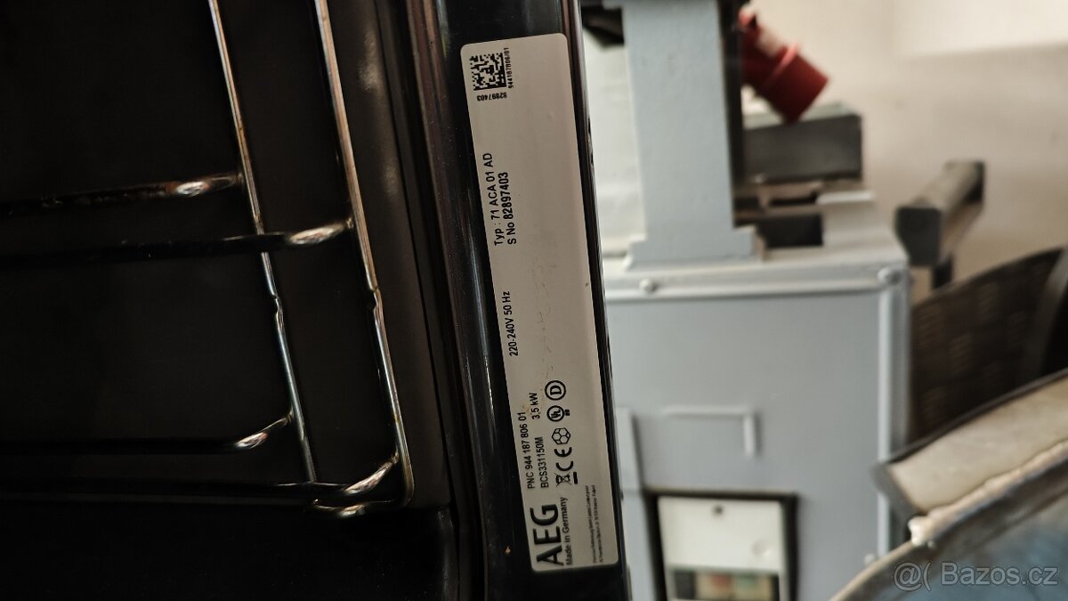 Vestavná trouba AEG - 8