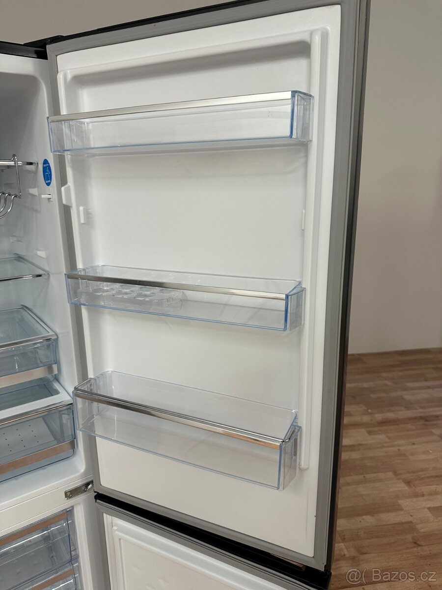 Lednice s mrazákem Amica (110) - 8
