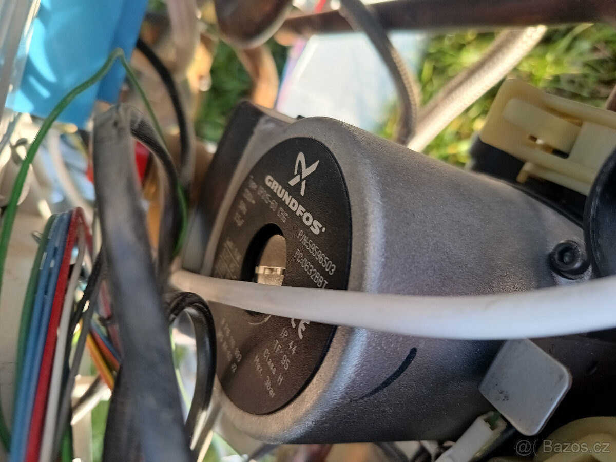 KOMBINOVANÝ PLYNOVÝ KOTEL BUDERUS 24KW + TERMOSTAT - 8