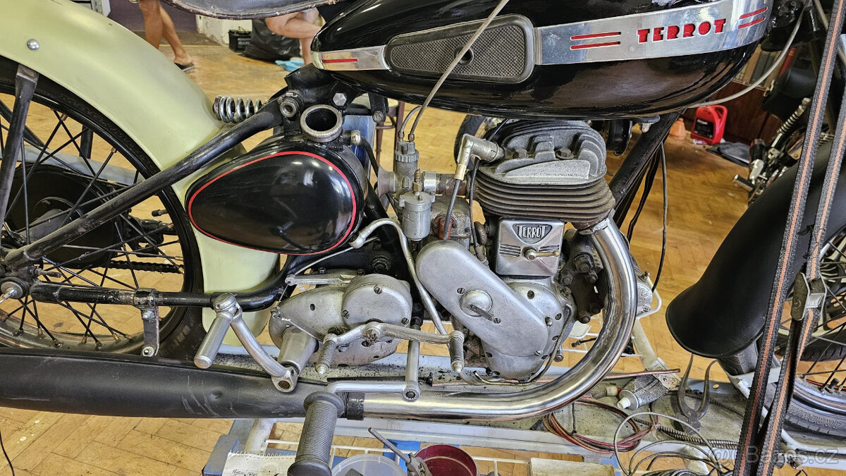 Prodám motocykl TERROT 350 HCTL - 8